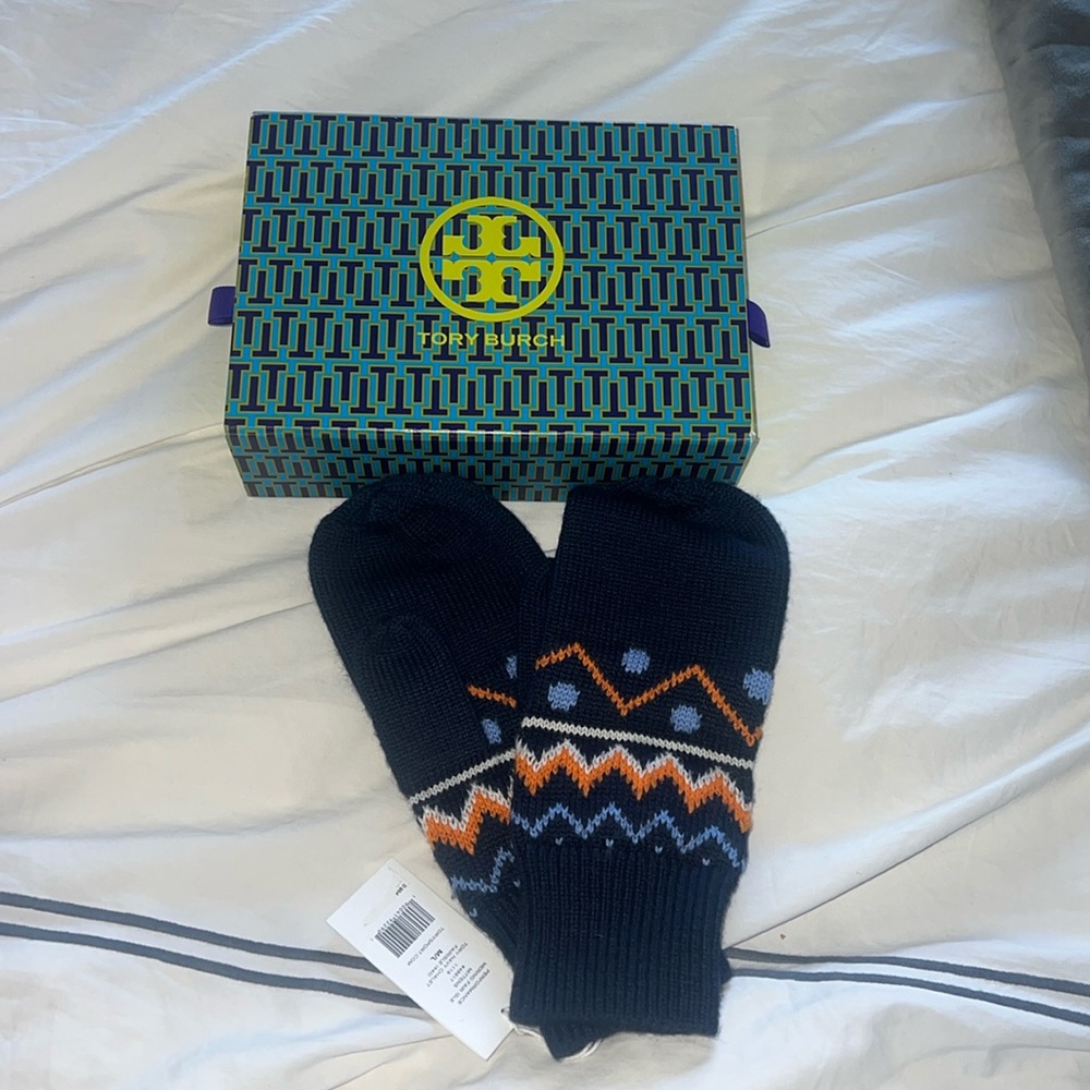 Tory Burch Mittens New with Tags